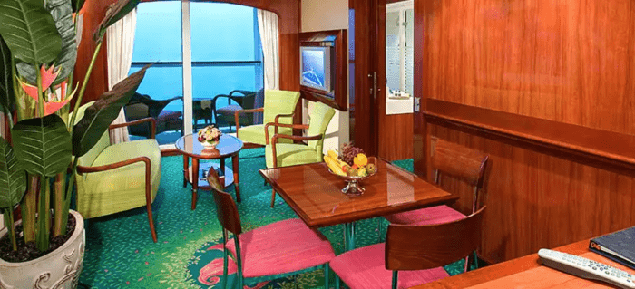 NCL Jewel 2-Bedroom Deluxe Family Suite with Balcony .png